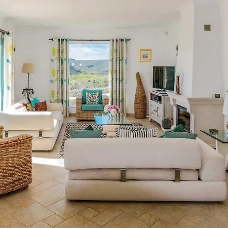 Sleeps 6 Air Con Wifi Salema